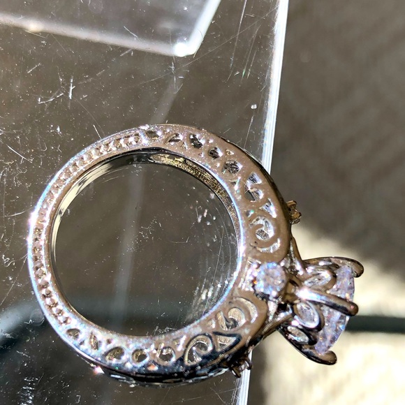 CZ ENGAGEMENT STYLE solitaire ring size 6 - Picture 4 of 13